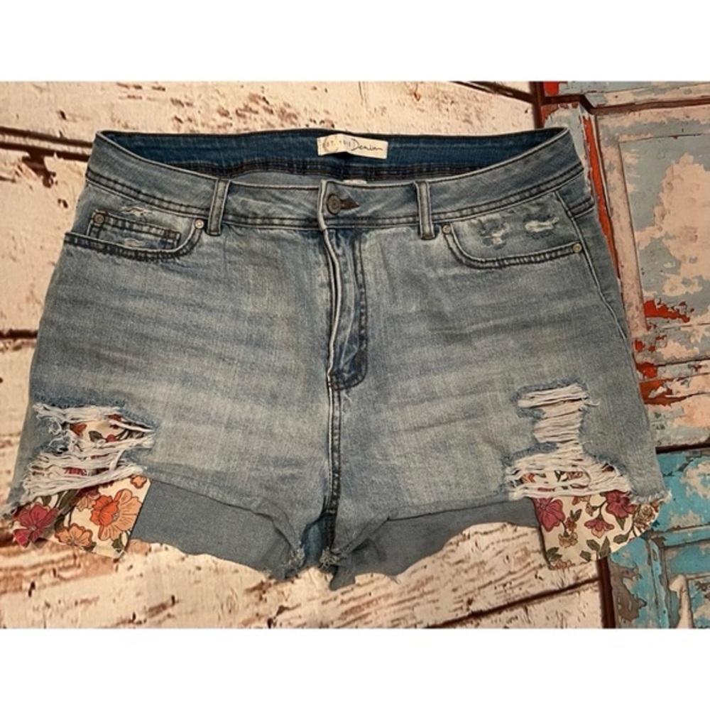 Est. 1946 Womens Blue Denim Cuttoff Shorts High Rise Distressed GUC 16 #942